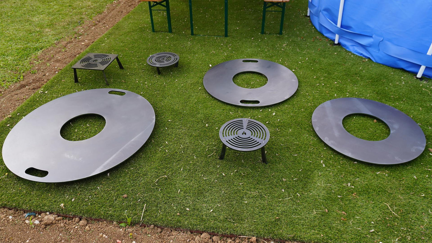 PREMIUM SET Feuerplatte Black Forest Steel 700mm + Grilleinsatz mit Anhebung - 8mm + KOSTENLOSER VERSAND - Hot-tabledance