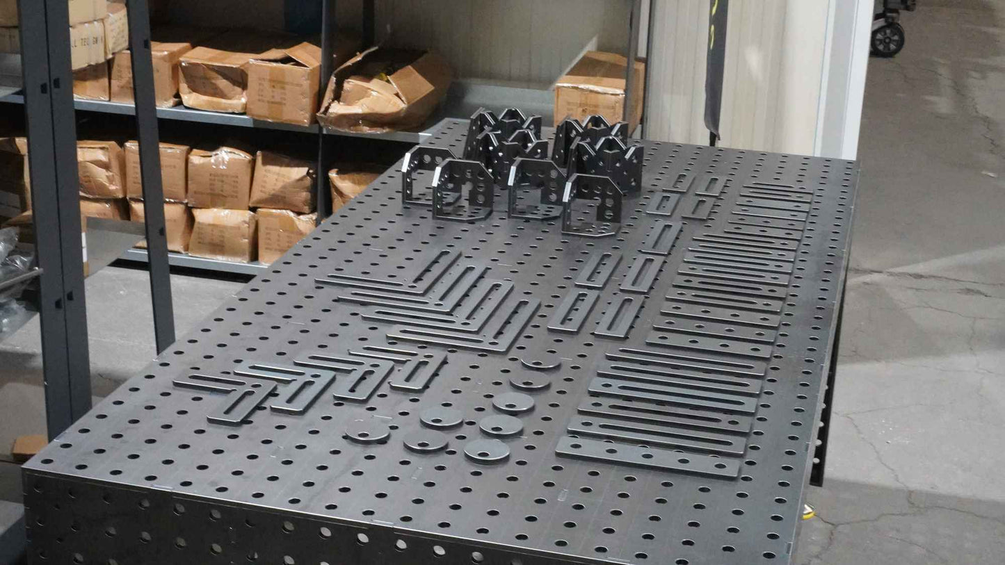 3D Schweißtisch PREMIUM D16 | 2000x1000x150x8mm + 42tlg. Werkzeug-Set