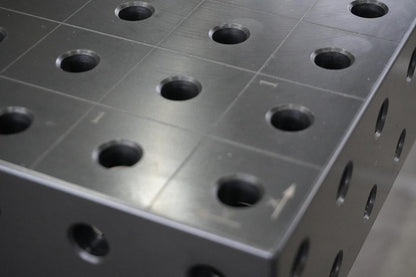 3D Schweißtisch PROFI D16 – 1200 × 1200 × 100 mm | 12 mm plasmanitriert