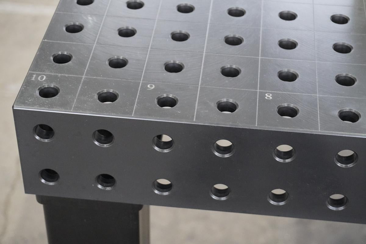 3D Schweißtisch PROFI D16 – 1200 × 1200 × 100 mm | 12 mm plasmanitriert