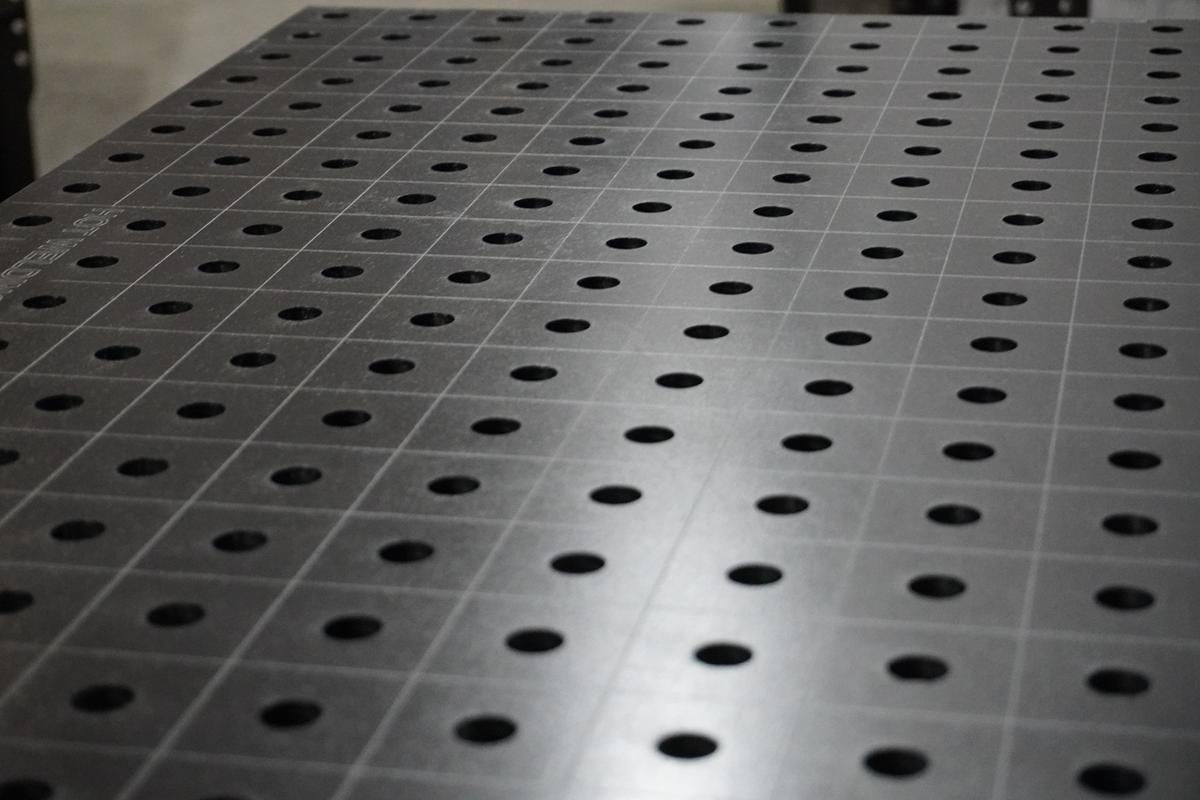 3D Schweißtisch PREMIUM D16 | 1000×600×150×8 mm – Maximale Stabilität &amp; Präzision auf kompakter Fläche