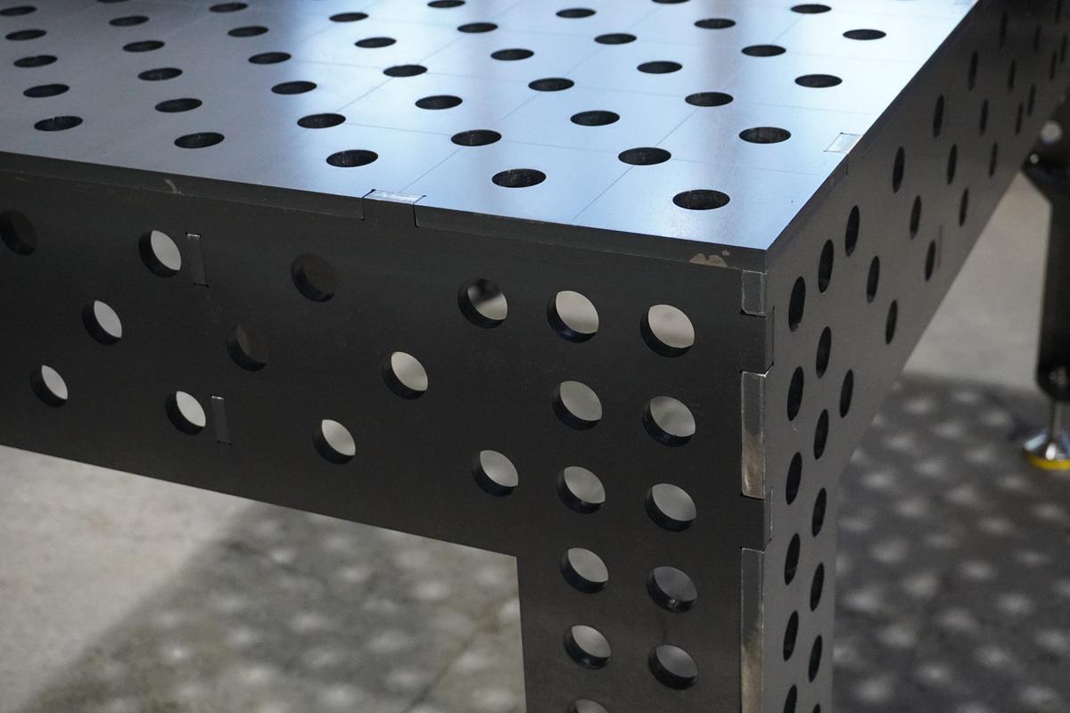 3D Schweißtisch PREMIUM D28 | 1500×1000×200×12 mm&nbsp;

Robuste Profi-Arbeitsfläche für maximale Präzision im D28-Lochsystem.