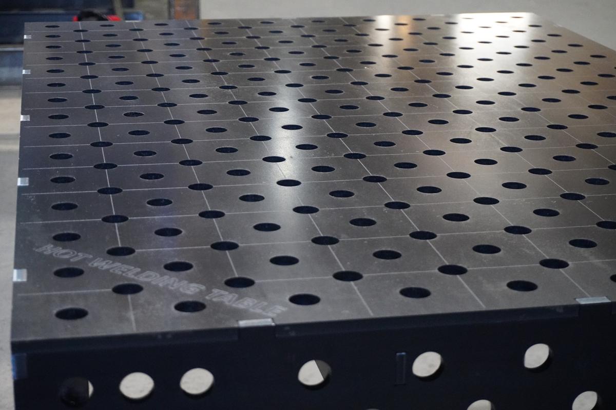 3D Schweißtisch PREMIUM D28 | 1500×1000×200×12 mm&nbsp;

Robuste Profi-Arbeitsfläche für maximale Präzision im D28-Lochsystem.