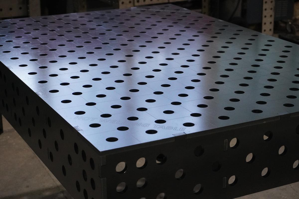 3D Schweißtisch PREMIUM D28 | 1500×1000×200×12 mm&nbsp;

Robuste Profi-Arbeitsfläche für maximale Präzision im D28-Lochsystem.