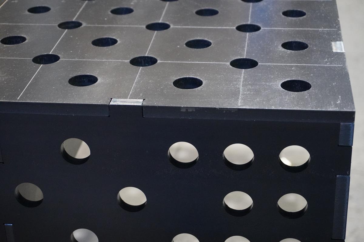 3D Schweißtisch PREMIUM D28 | 1500×1000×200×12 mm&nbsp;

Robuste Profi-Arbeitsfläche für maximale Präzision im D28-Lochsystem.