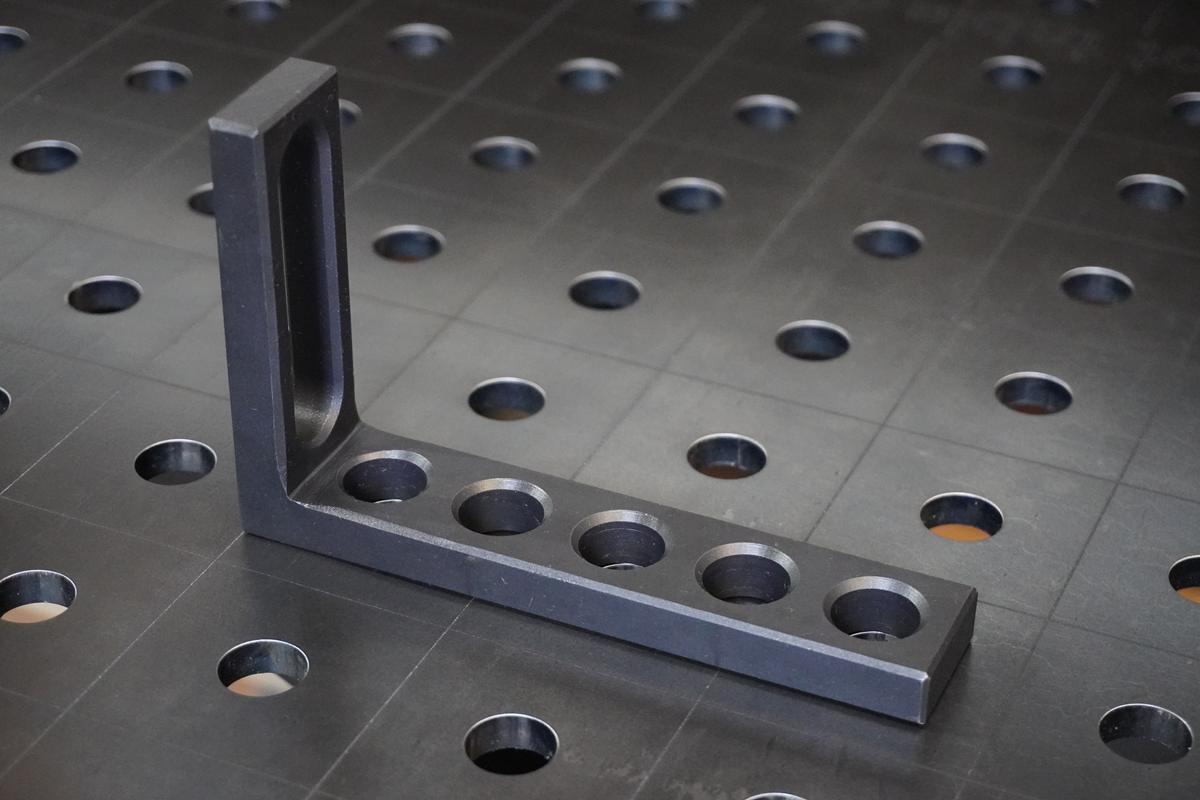 Anschlag-Spannwinkel D16 | 140x30x90x12mm