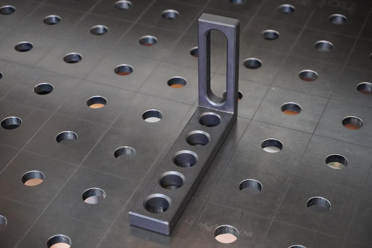 Anschlag-Spannwinkel D16 | 140x30x90x12mm