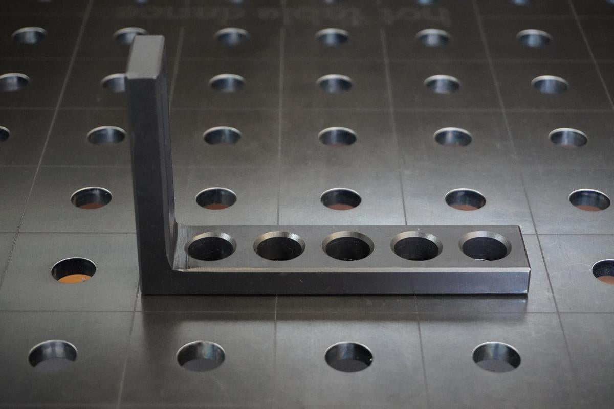 Anschlag-Spannwinkel D16 | 140x30x90x12mm