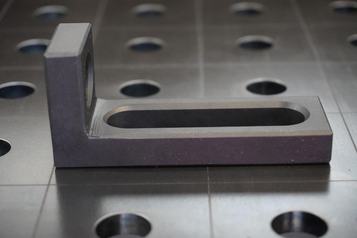 Anschlag-Spannwinkel D16 Nitriert – 90×30×40×12 mm