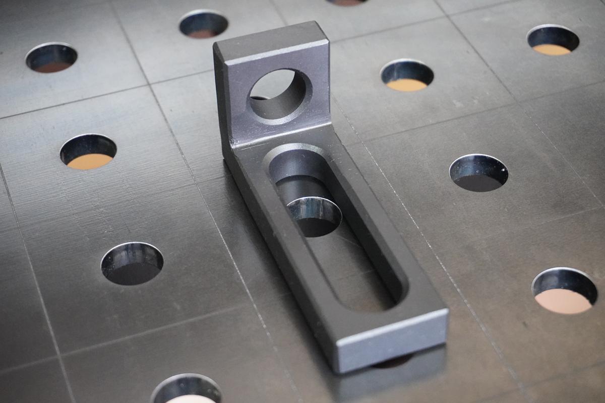 Anschlag-Spannwinkel D16 Nitriert – 90×30×40×12 mm