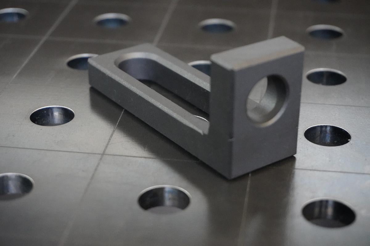 Anschlag-Spannwinkel D16 Nitriert – 90×30×40×12 mm