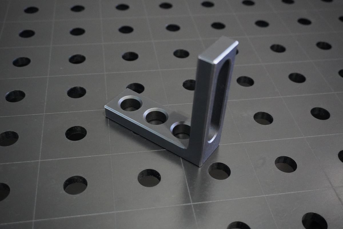 Anschlag-Spannwinkel D16 | 90x30x90x12mm - 3x Rundoloch - 1x Langloch