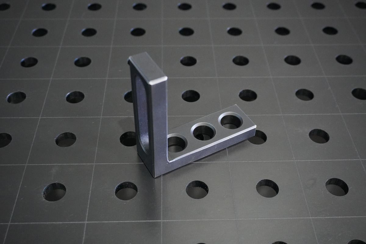 Anschlag-Spannwinkel D16 | 90x30x90x12mm - 3x Rundoloch - 1x Langloch